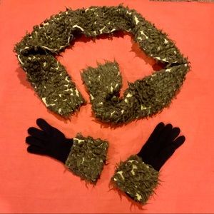 Adorable “Oscar the grouch” style scarf & gloves